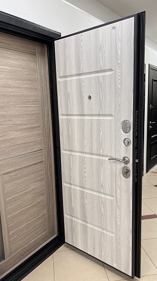 Входная дверь  