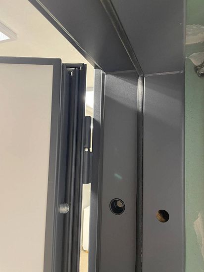 Входная дверь  